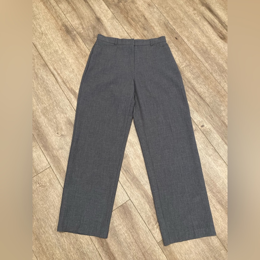 Women’s size 8 Dressbarn dress pants. Fits more like 6.